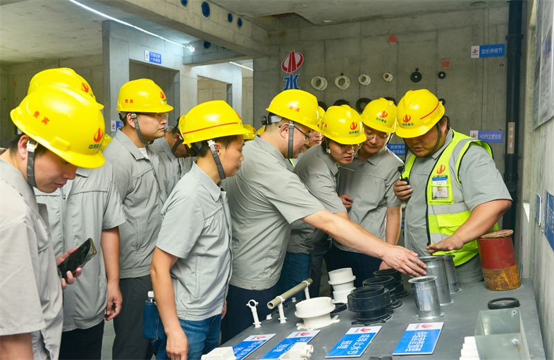 为进一步推进优质客户高效履约，提升交付品质、达成客户满意，2025年6月25日，437ccm必赢国际建设集团在上海组织召开2025年越秀地产、华润置业客户履约推进会。